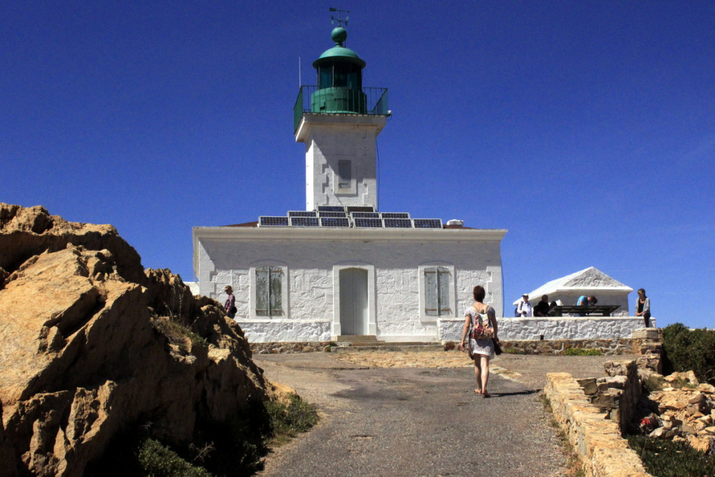 Ille Rousse, il faro sopra il promontorio dell_ Ile de la Pietra